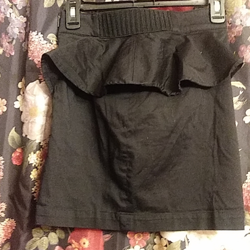 DIVIDED ruffled skirt